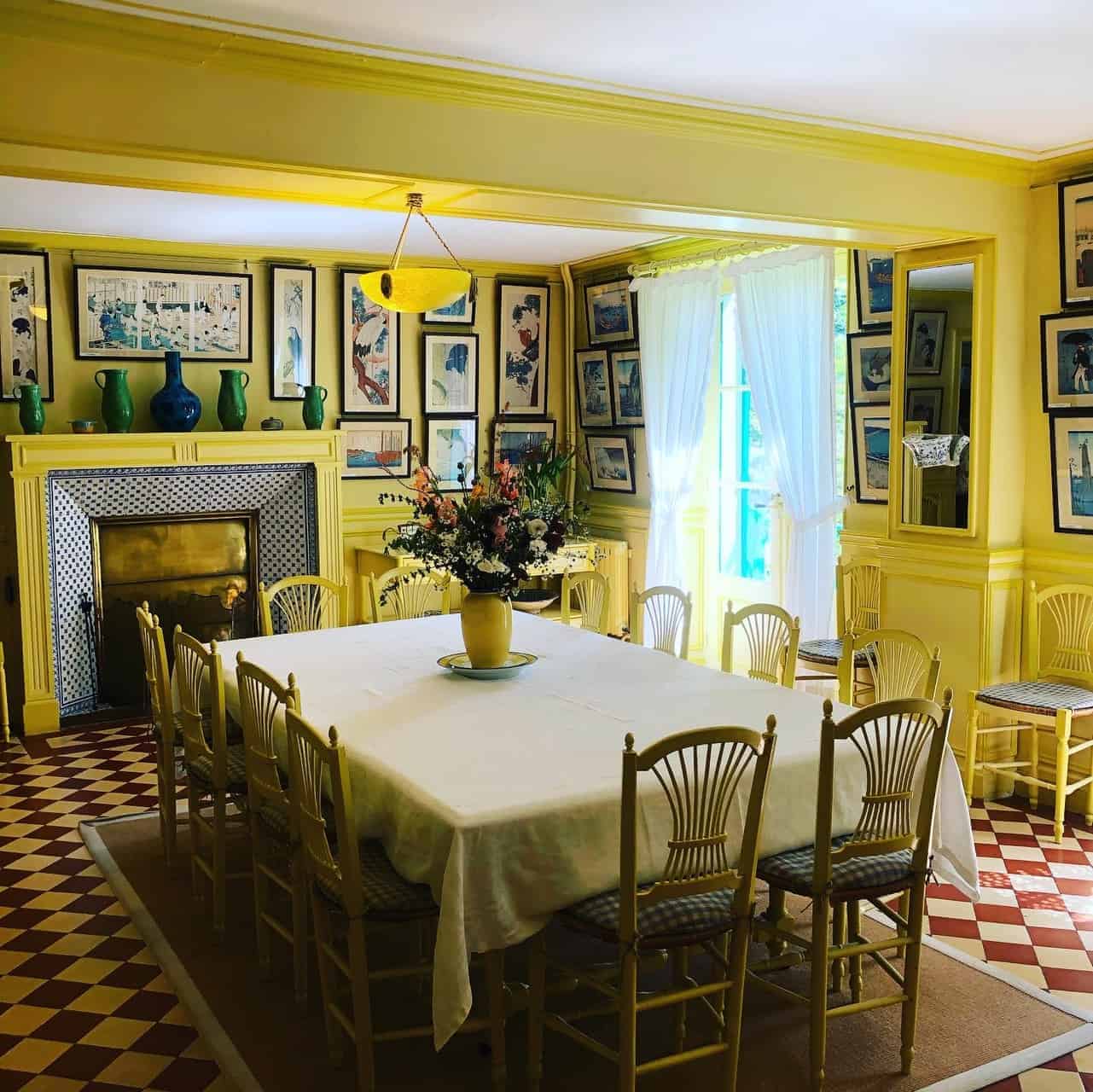 How to Decorate a French-Inspired Dining Room with Wall Art